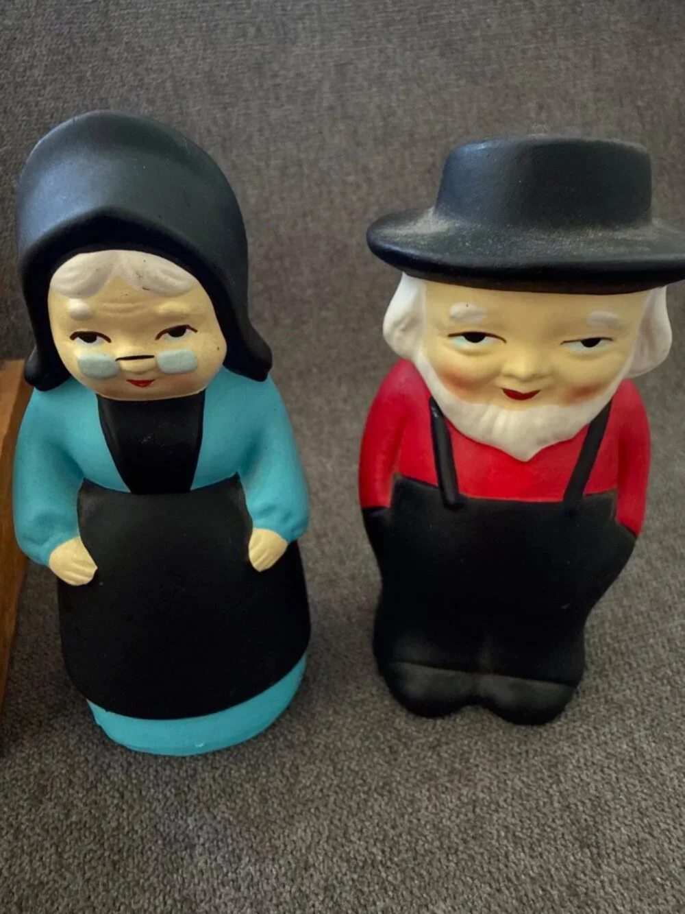 Amish Country Salt & Pepper Shakers With Wooden Holder Hand-Painted Ceramic Coll